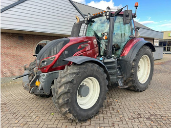 Tracteur agricole Valtra T 174 Versu 