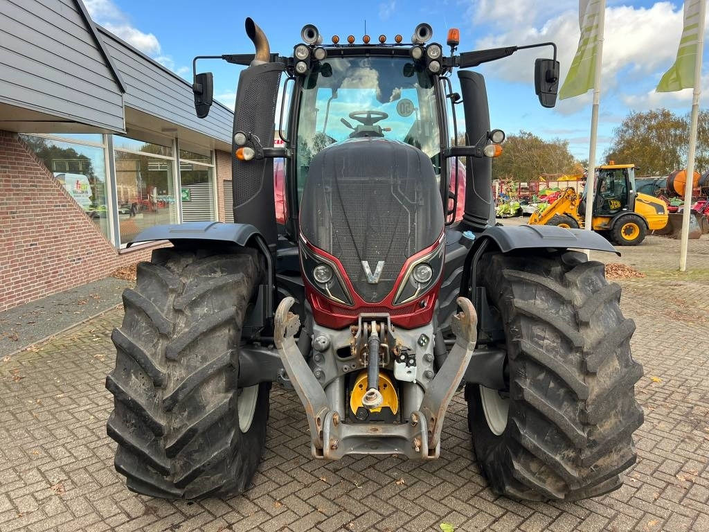 Tracteur agricole Valtra T 174 Versu