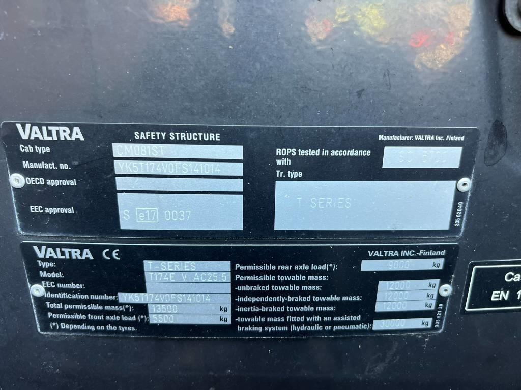 Tracteur agricole Valtra T 174 Versu
