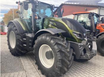 Valtra T 215 D - tracteur agricole