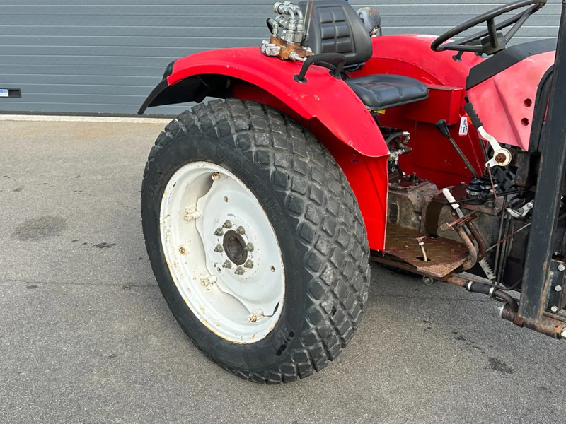 Tracteur agricole YTO 400 2-wd