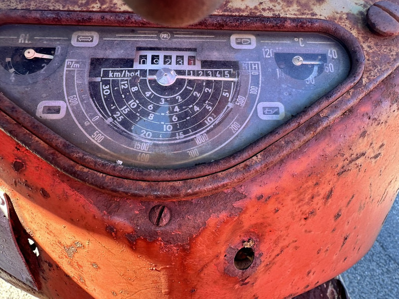 Tracteur agricole Zetor 4511