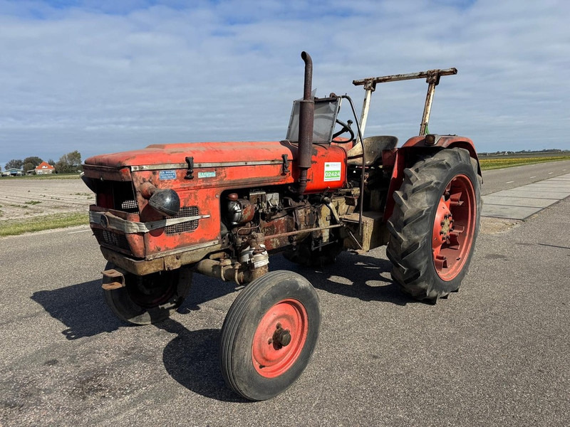 Tracteur agricole Zetor 4511