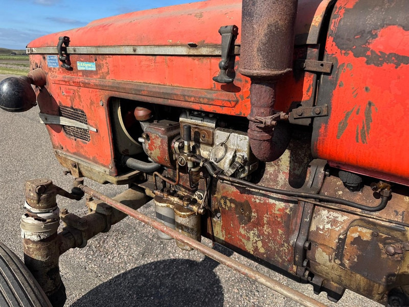 Tracteur agricole Zetor 4511