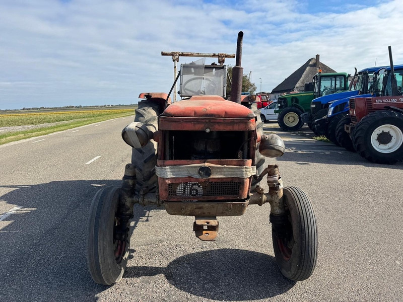 Tracteur agricole Zetor 4511