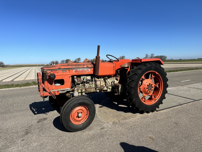 Tracteur agricole Zetor 4511