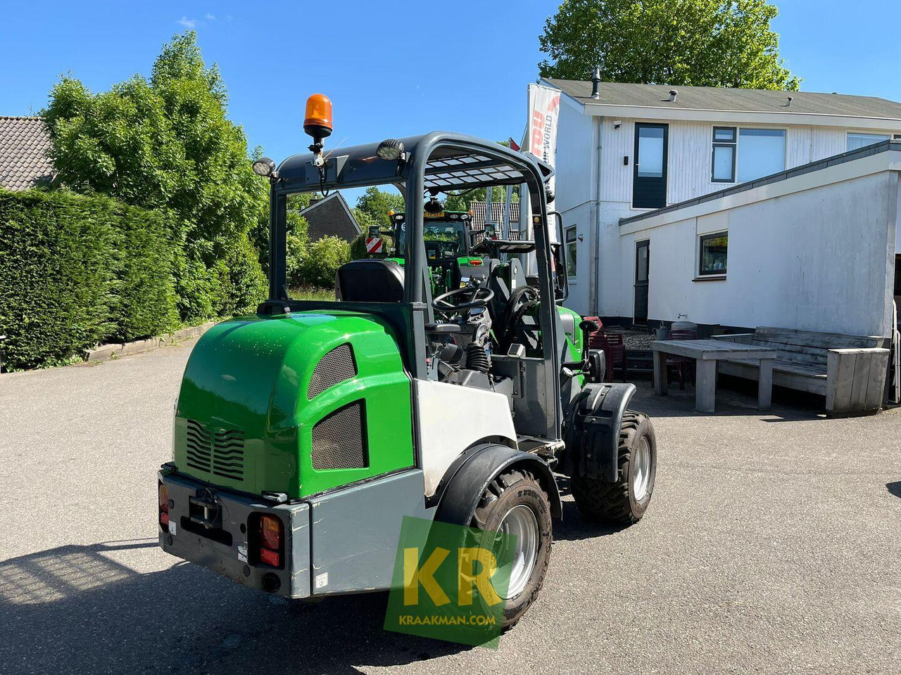 Valet de ferme AL400 GEHL