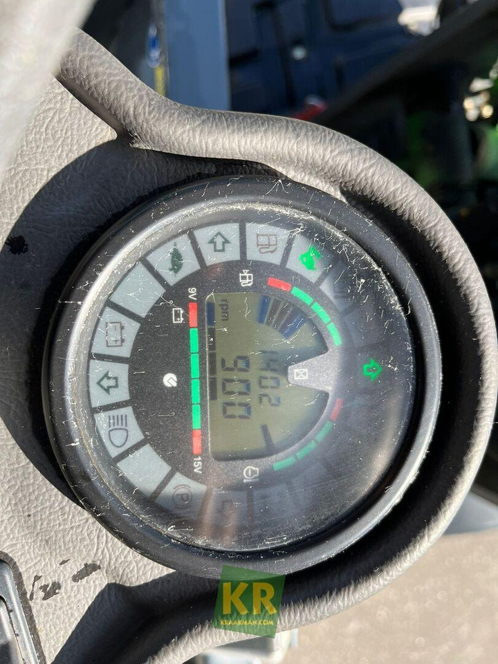 Valet de ferme AL400 GEHL