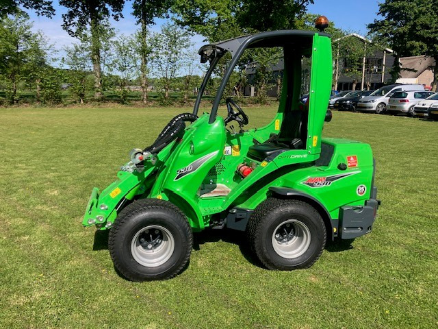Valet de ferme AVANT 530 TDL