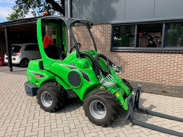 Valet de ferme AVANT 635i TDL+