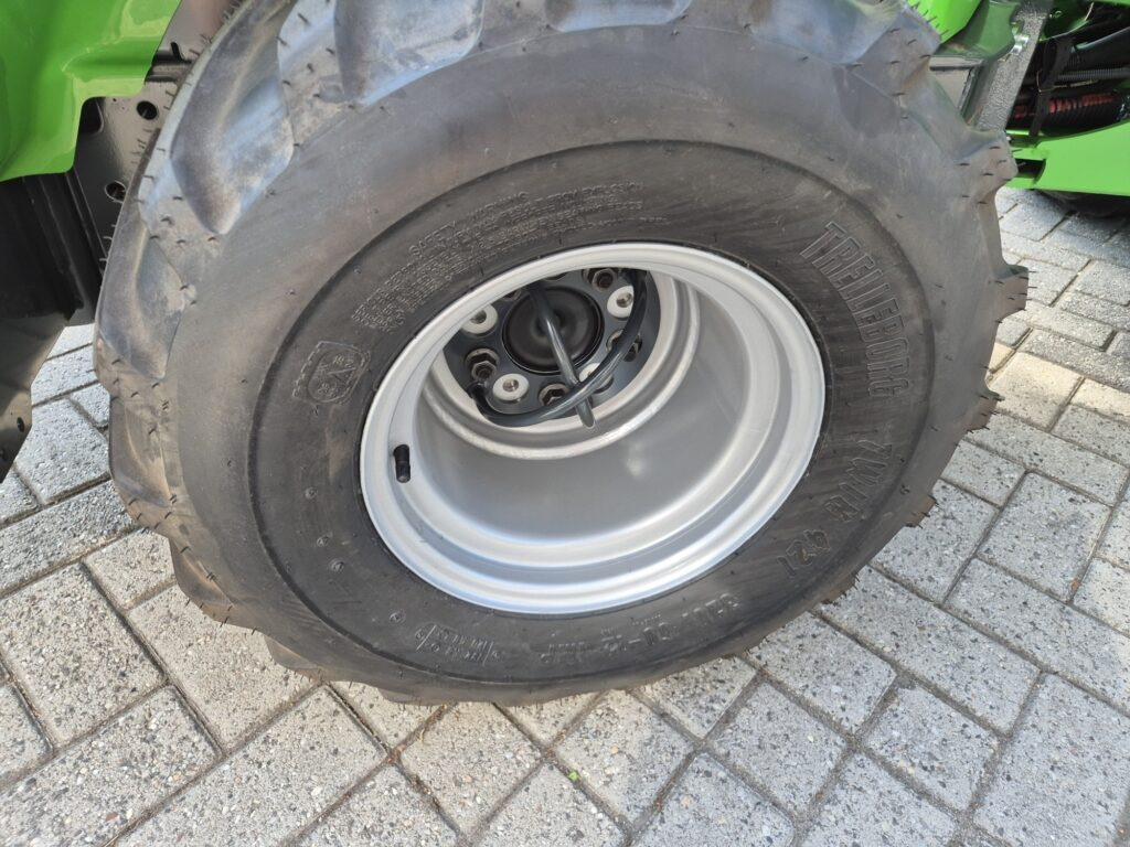 Valet de ferme AVANT 735I