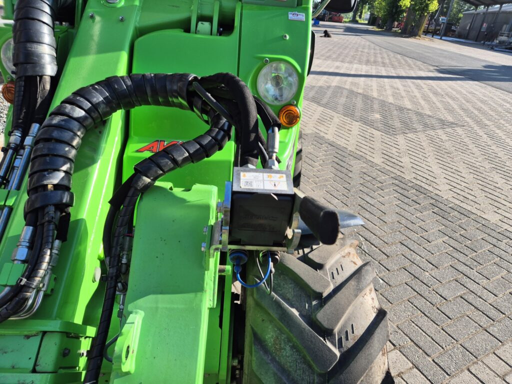 Valet de ferme AVANT 745 optidrive