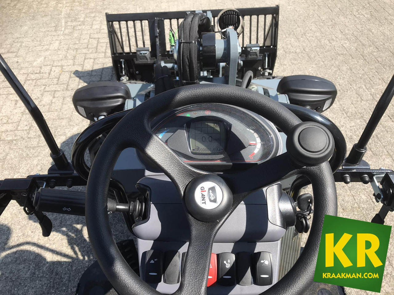 Valet de ferme G2200E Giant