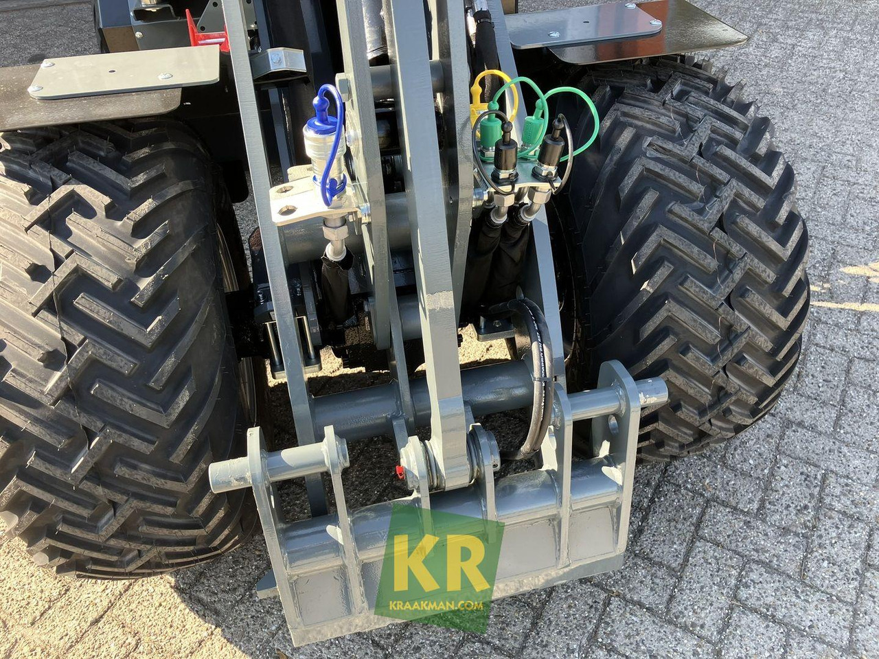 Valet de ferme G2700 HD+ Giant