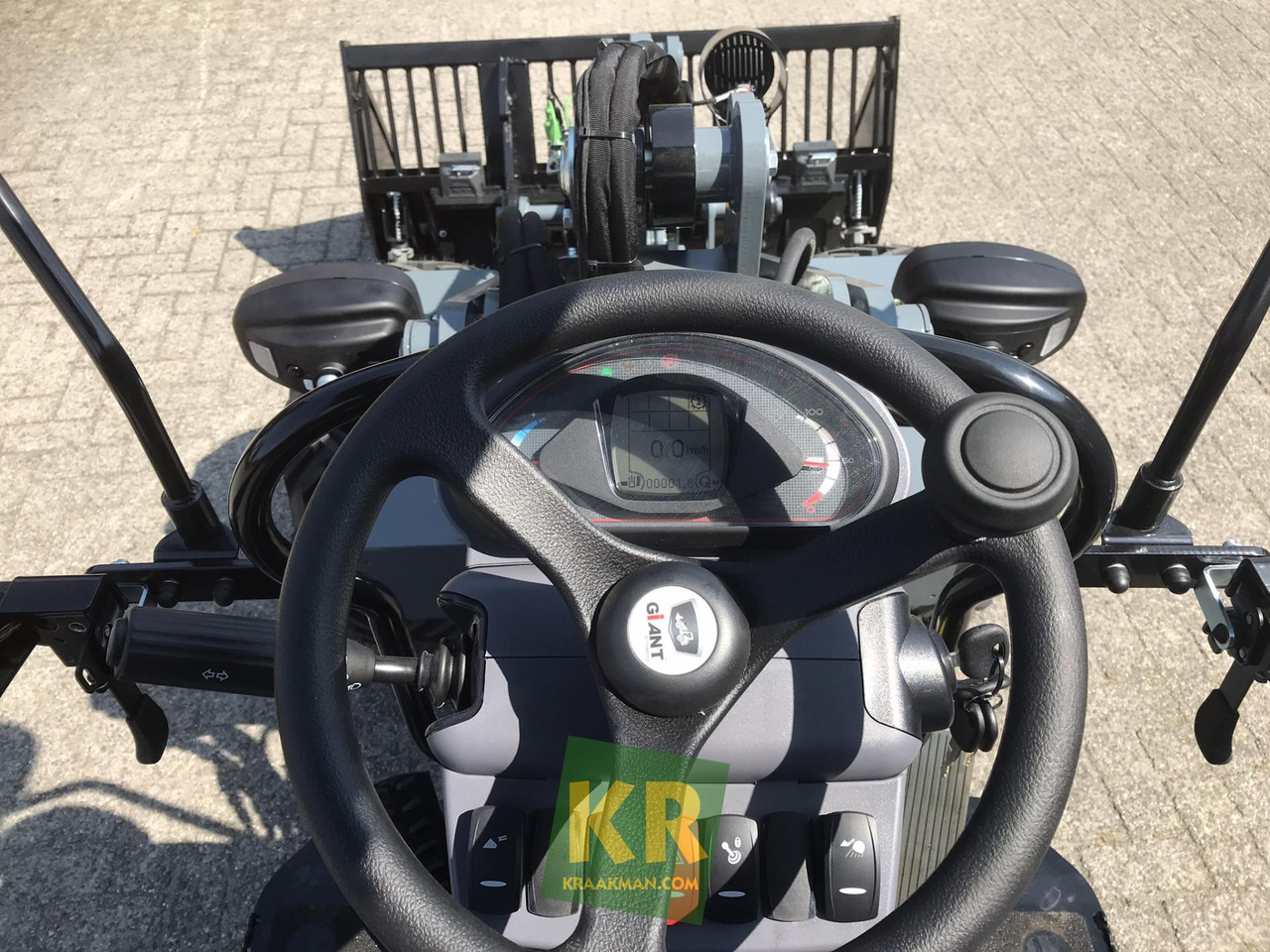 Valet de ferme Giant G2200E