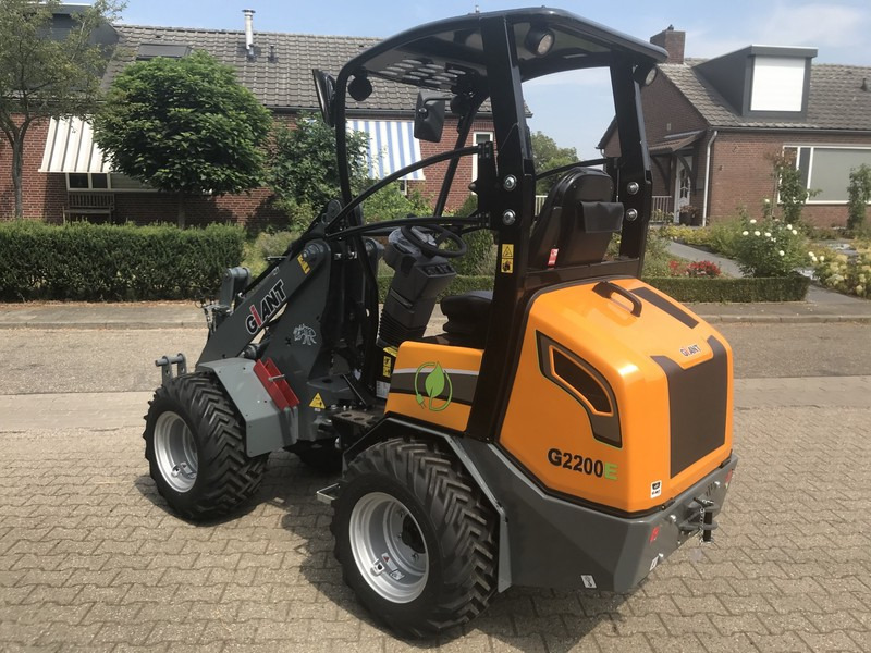Valet de ferme Giant G2200E