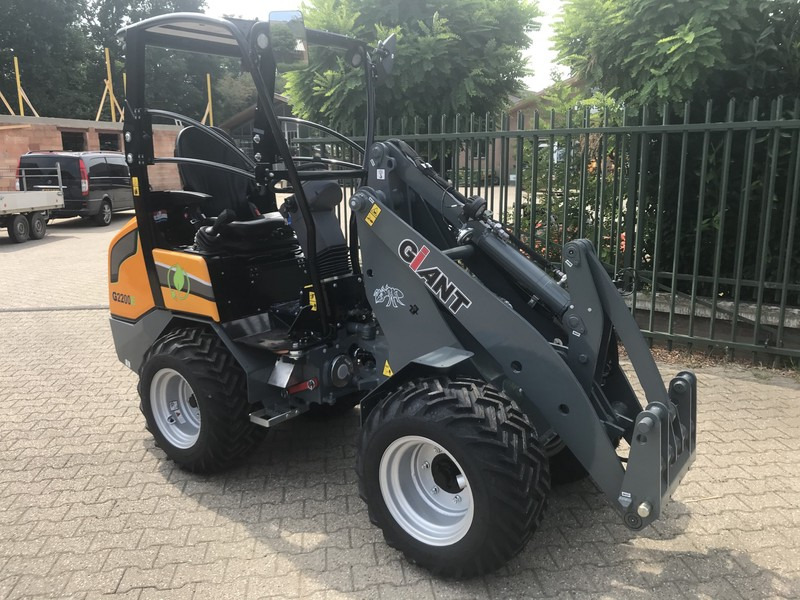 Valet de ferme Giant G2200E