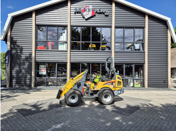 Valet de ferme  MUSTANG AL 306 miniloader
