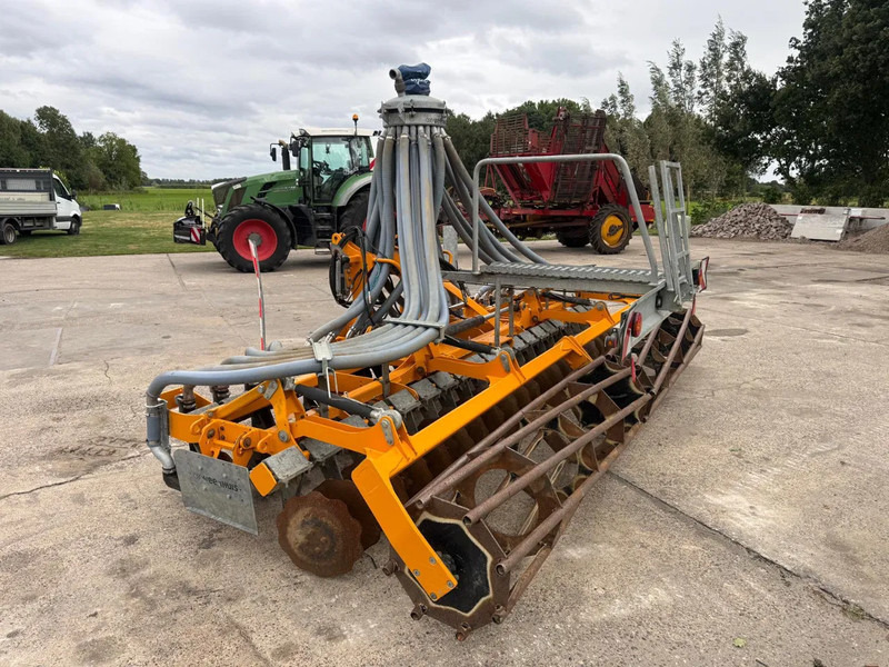 Machine agricole Veenhuis Terraject DISC 5.00 Schijvenegg Bemester Bouwlandinjecteur