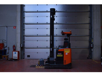 Chariot à mât rétractable BT RRE140 RRE140