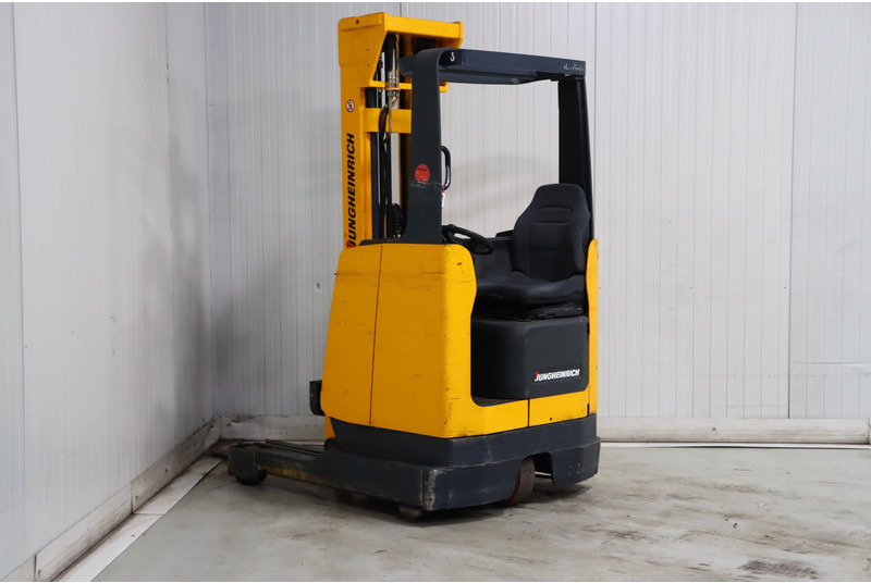 Chariot à mât rétractable Jungheinrich ETV110