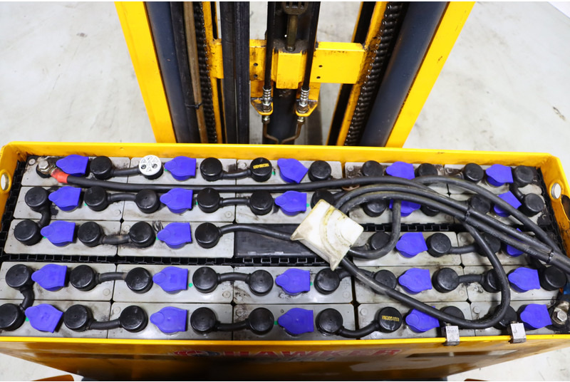 Chariot à mât rétractable Jungheinrich ETV110