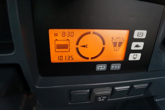 Chariot à mât rétractable Jungheinrich ETV112