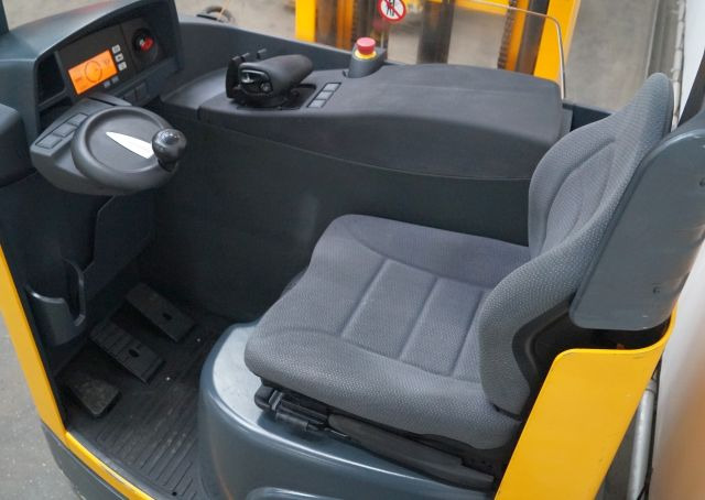 Chariot à mât rétractable Jungheinrich ETV214