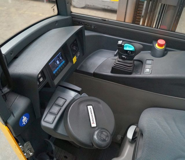 Chariot à mât rétractable Jungheinrich ETV214