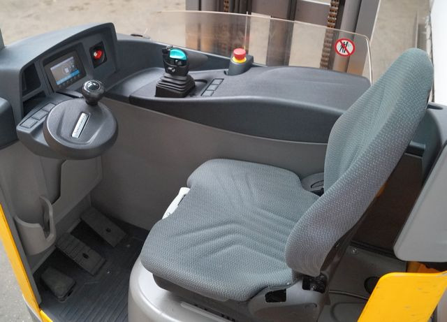 Chariot à mât rétractable Jungheinrich ETV214