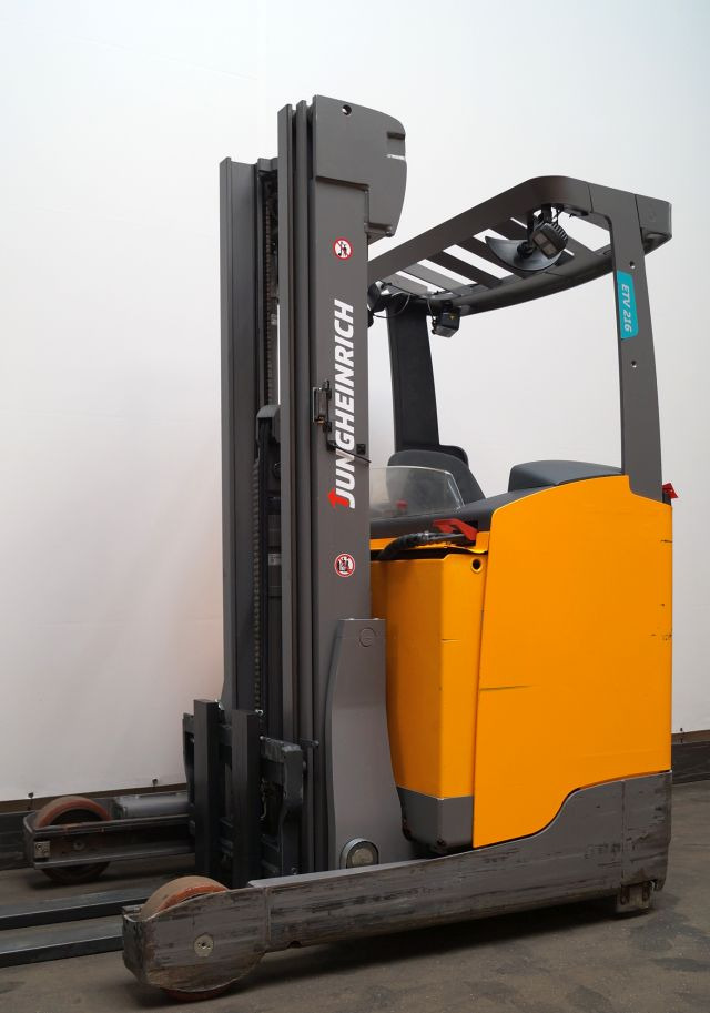 Chariot à mât rétractable Jungheinrich ETV216