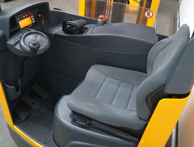 Chariot à mât rétractable Jungheinrich ETV216