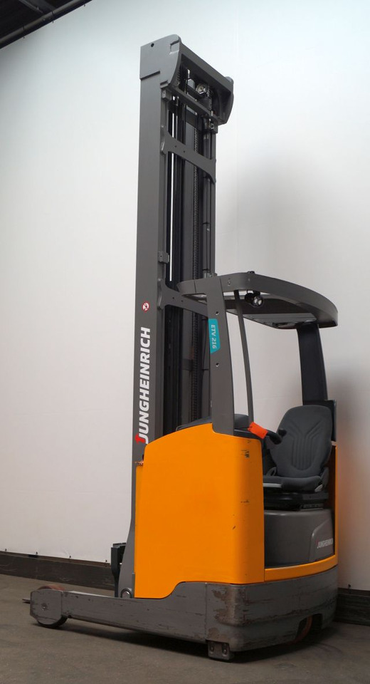 Chariot à mât rétractable Jungheinrich ETV216