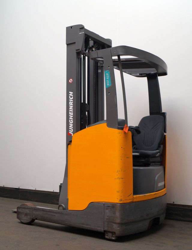 Chariot à mât rétractable Jungheinrich ETV216