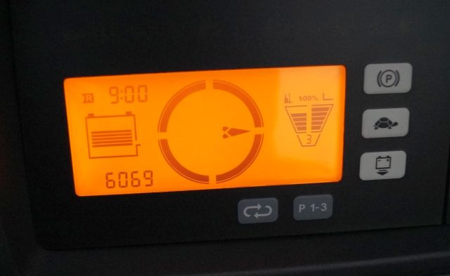 Chariot à mât rétractable Jungheinrich ETV216