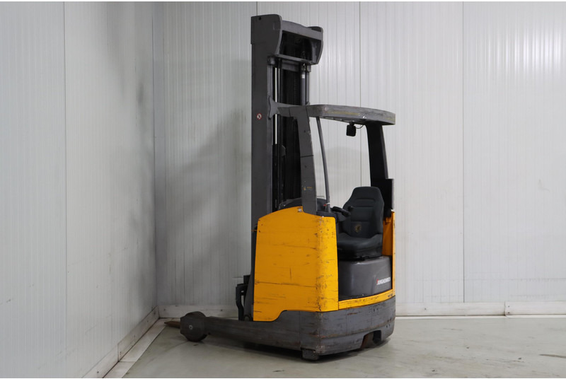 Chariot à mât rétractable Jungheinrich ETV216