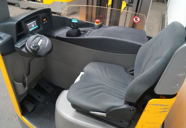 Chariot à mât rétractable Jungheinrich ETV320