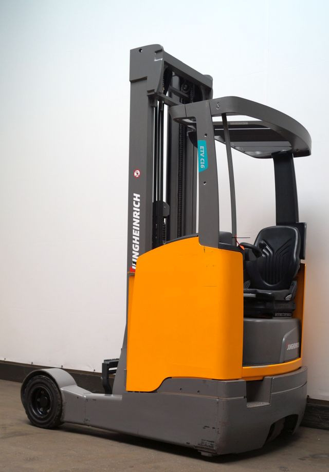 Chariot à mât rétractable Jungheinrich ETV C16
