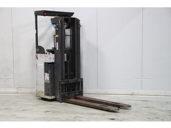 Chariot à mât rétractable Nissan AJN160