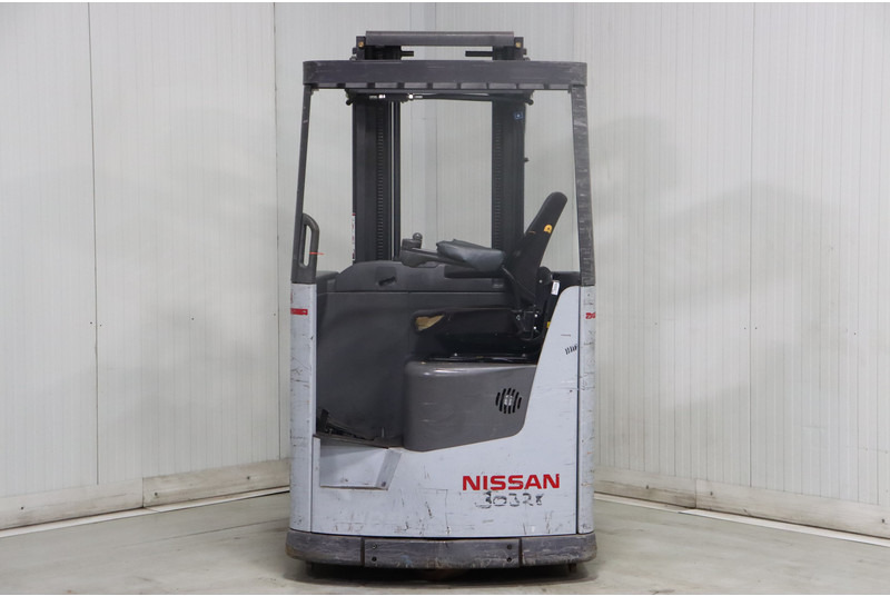 Chariot à mât rétractable Nissan UNS140DTFVRC540
