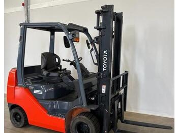 Chariot élévateur Toyota 9889 - 8FGK25