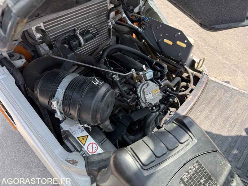 Chariot élévateur à gaz Chariot élévateur STILL 2T5 - 3300heures