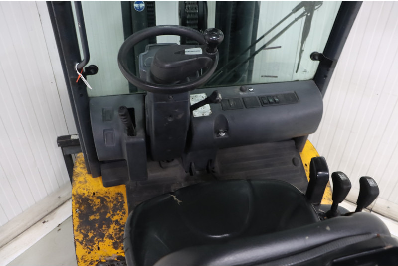 Chariot élévateur à gaz Jungheinrich TFG430S