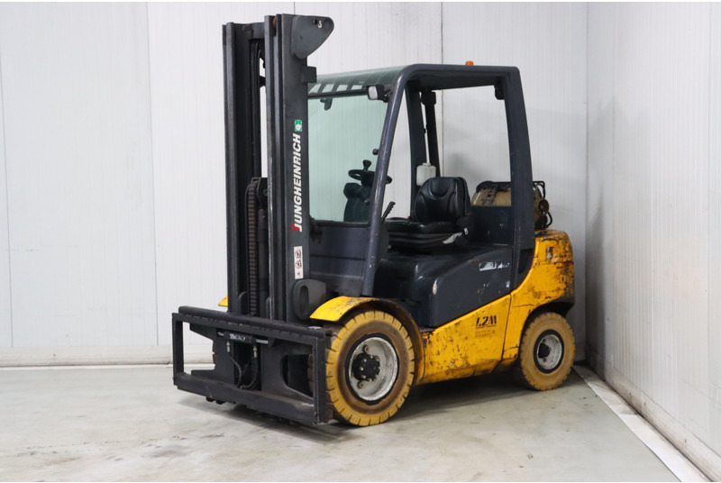 Chariot élévateur à gaz Jungheinrich TFG430S