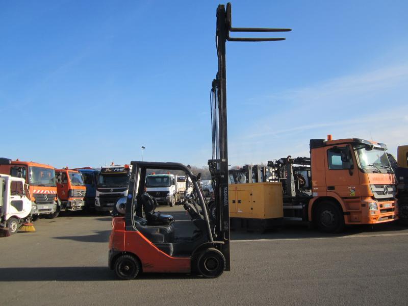 Chariot élévateur à gaz Toyota 02-8FGF18