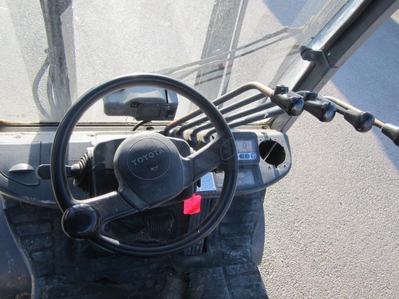 Chariot élévateur à gaz Toyota 02-8FGF18