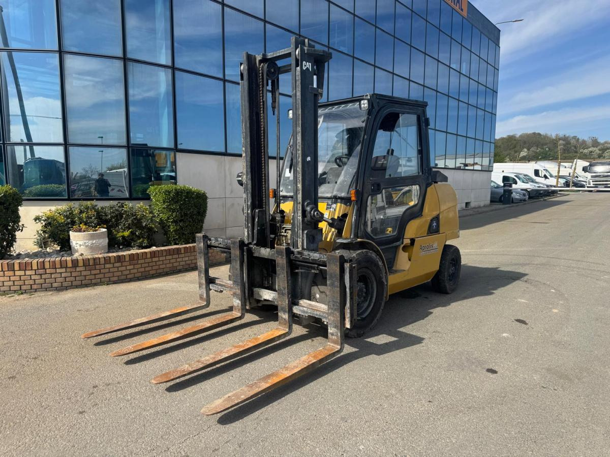 Chariot élévateur diesel Caterpillar DP45NT