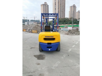 Chariot élévateur diesel KOMATSU FD30
