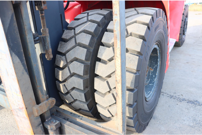 Chariot élévateur diesel KONECRANES 28-1200B