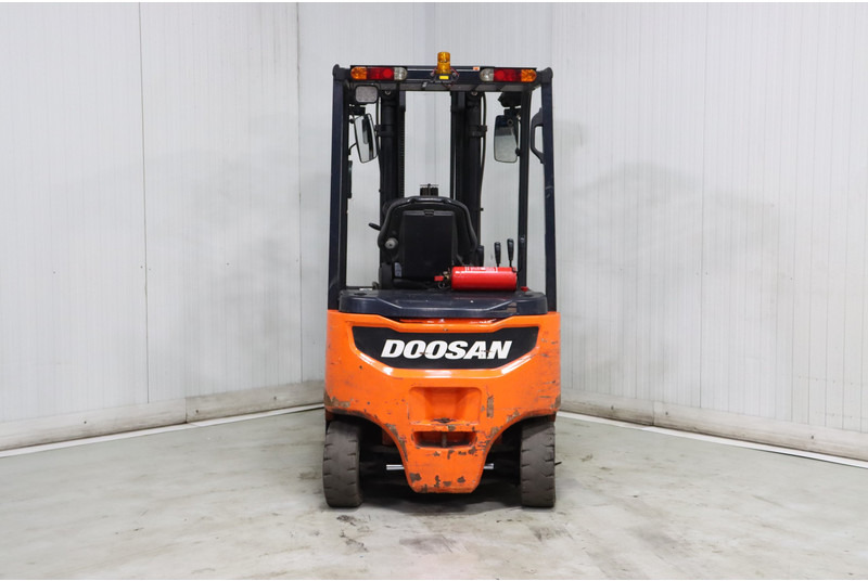 Chariot élévateur électrique Doosan B20X-7